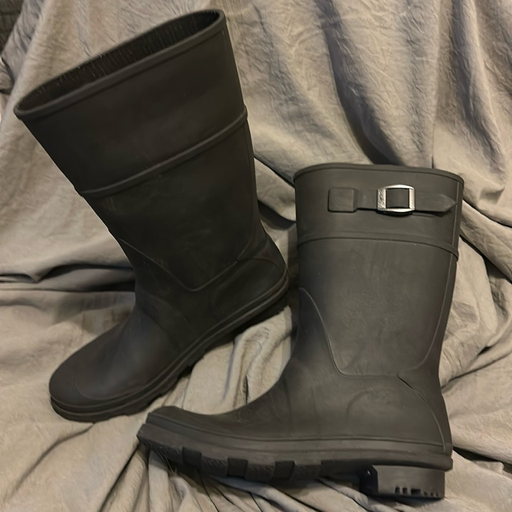 NWOT Unisex Kids Rain-boots - Matte Black Rubber - Big Kids Sz 5